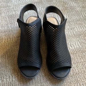 Black peep toe shoes
